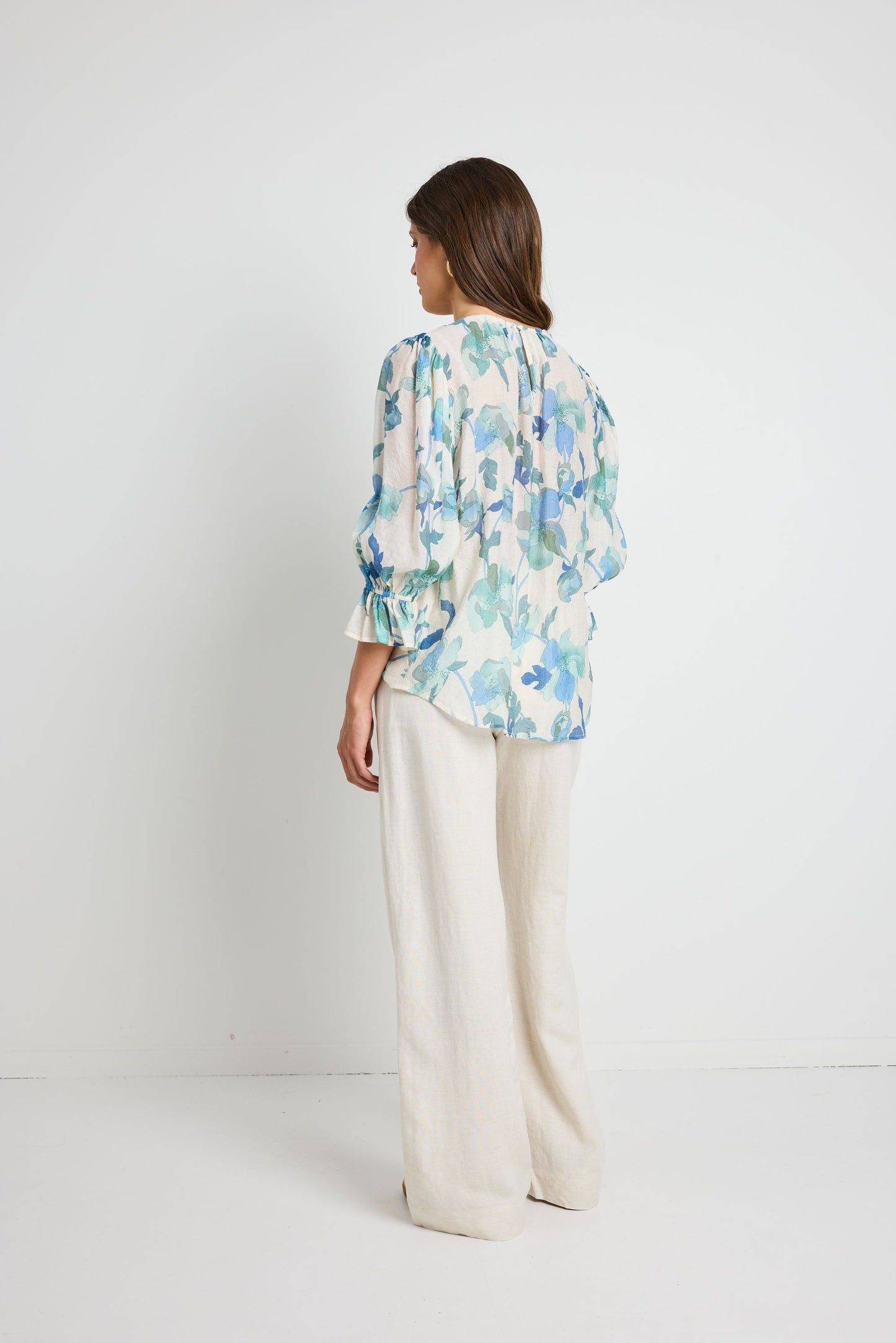 IVY + JACK CANDID BLUE CREAM FLORAL FRILL SLEEVE NECK SS TOP - THE VOGUE STORE