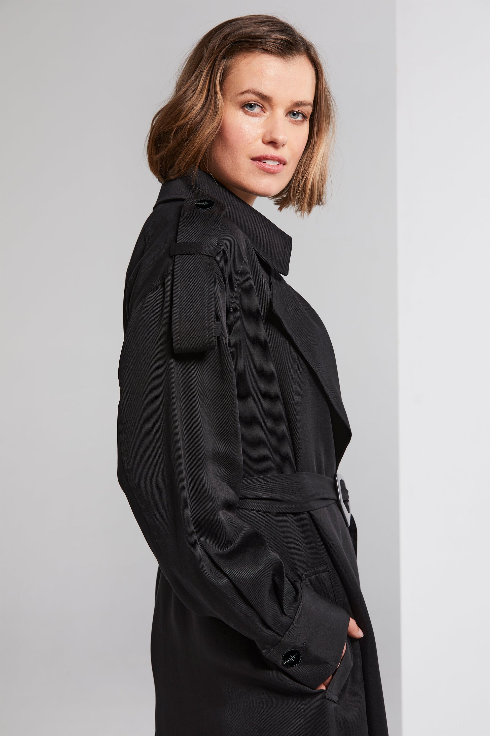 LANIA DUKE COAT - BLACK - THE VOGUE STORE