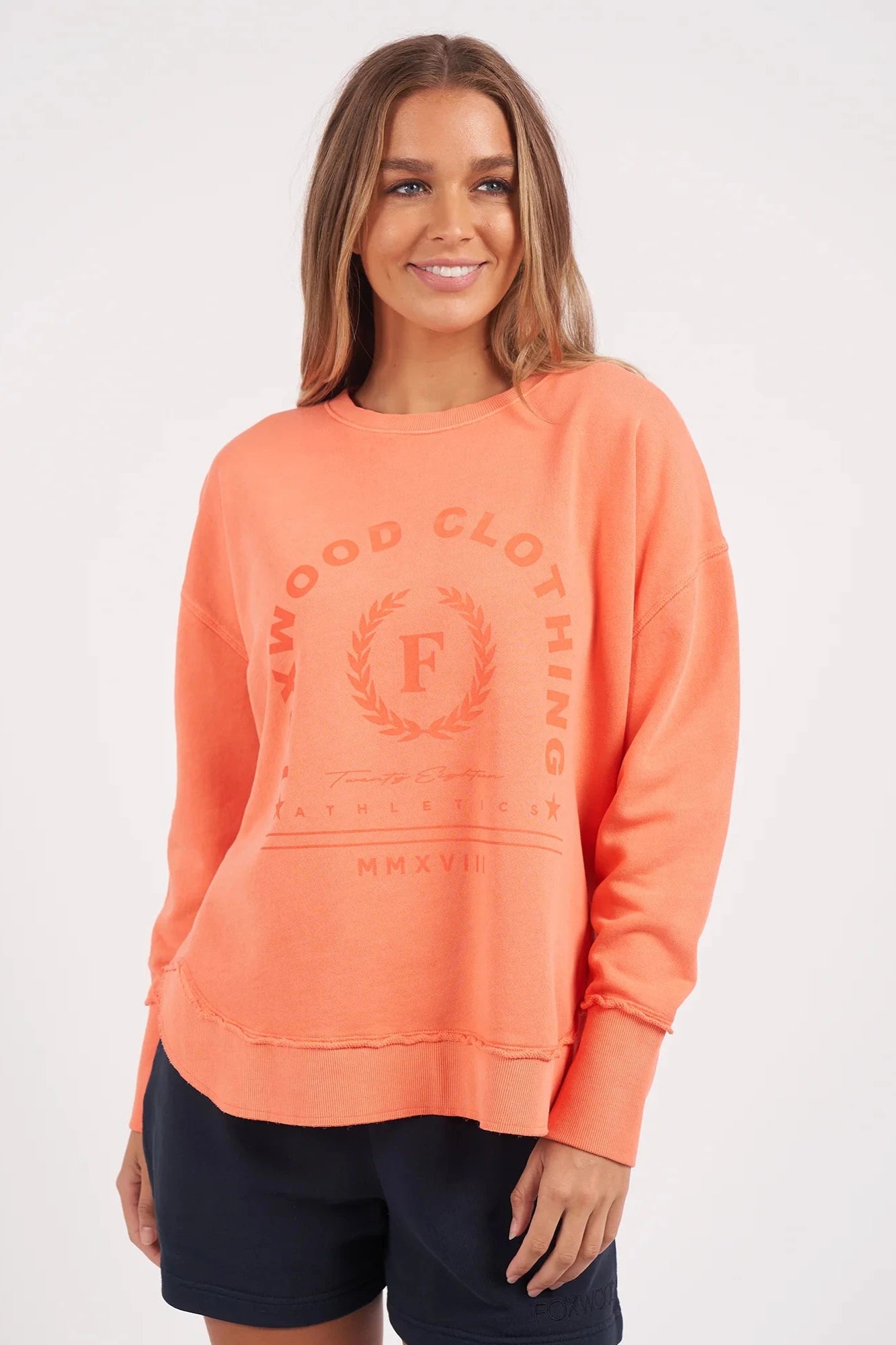 FOXWOOD MEDALLION CREW - PEACH - THE VOGUE STORE