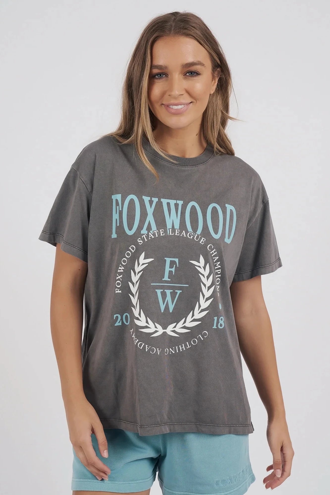 FOXWOOD STATE LEAGUE TEE - IRON - THE VOGUE STORE