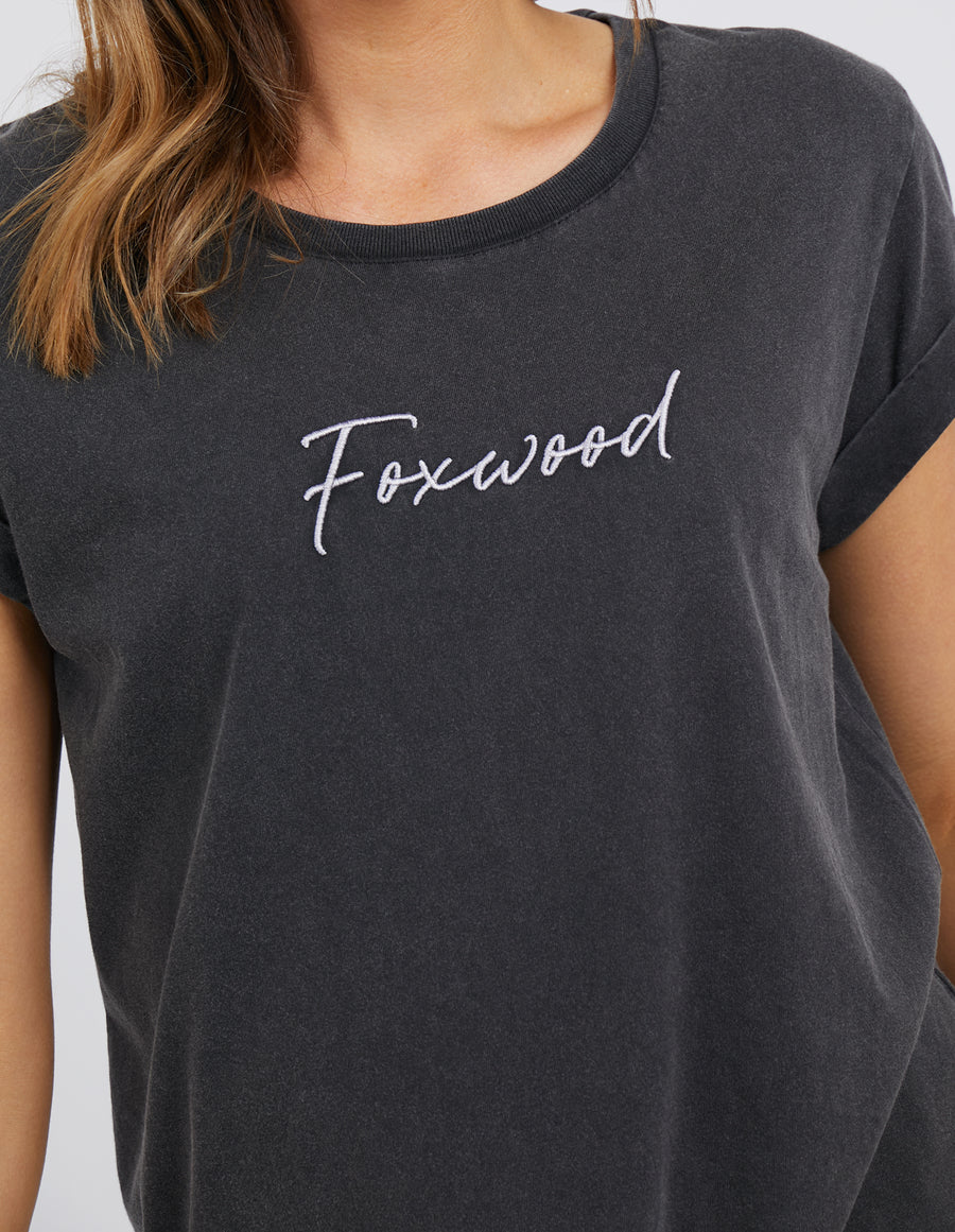 FOXWOOD SIGNATURE TEE - BLACK - THE VOGUE STORE