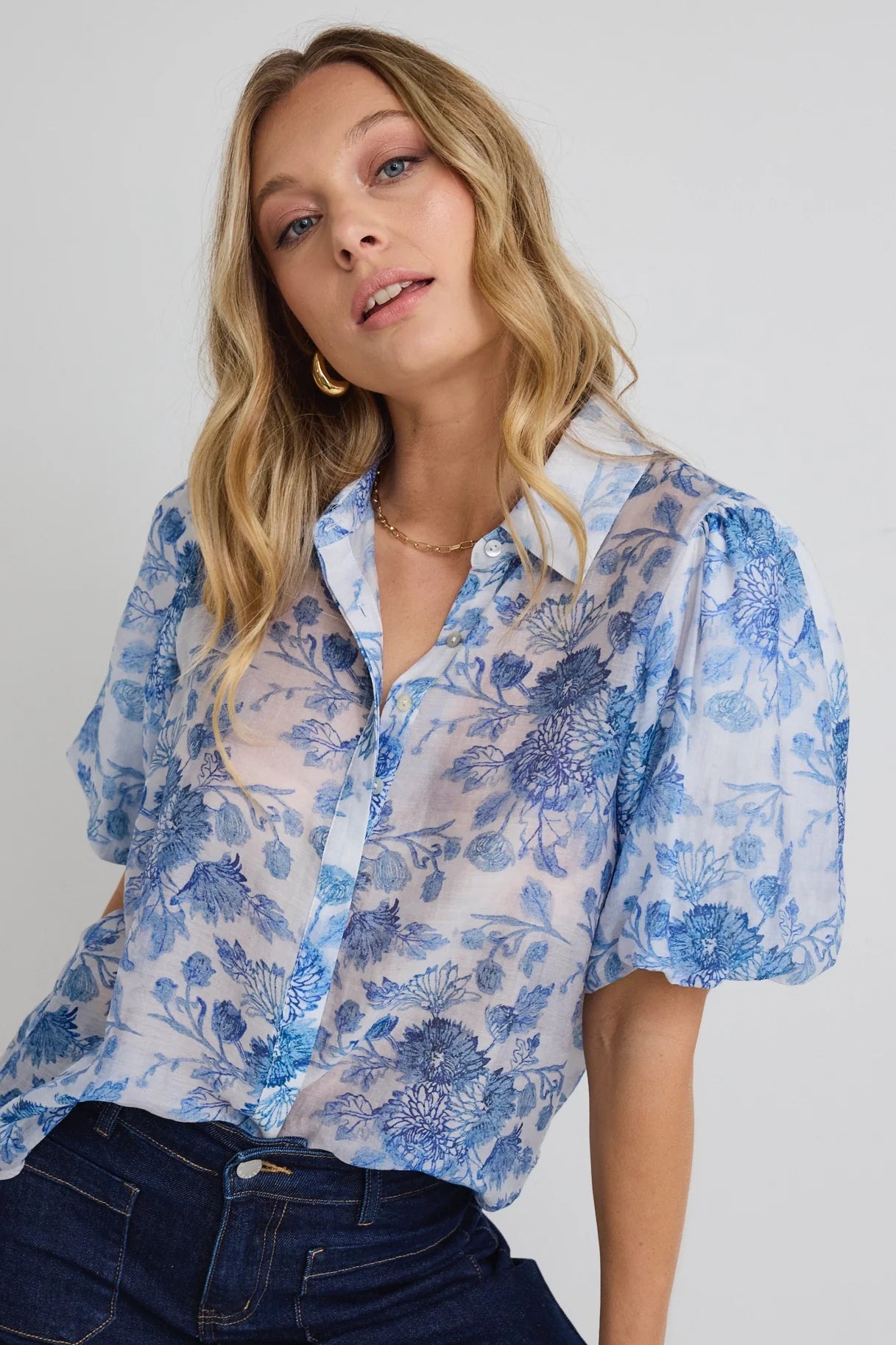 IVY + JACK HARMONY BLUE FLORAL BUBBLE SLEEVE SHIRT - THE VOGUE STORE