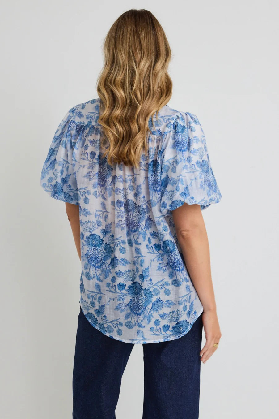 IVY + JACK HARMONY BLUE FLORAL BUBBLE SLEEVE SHIRT - THE VOGUE STORE