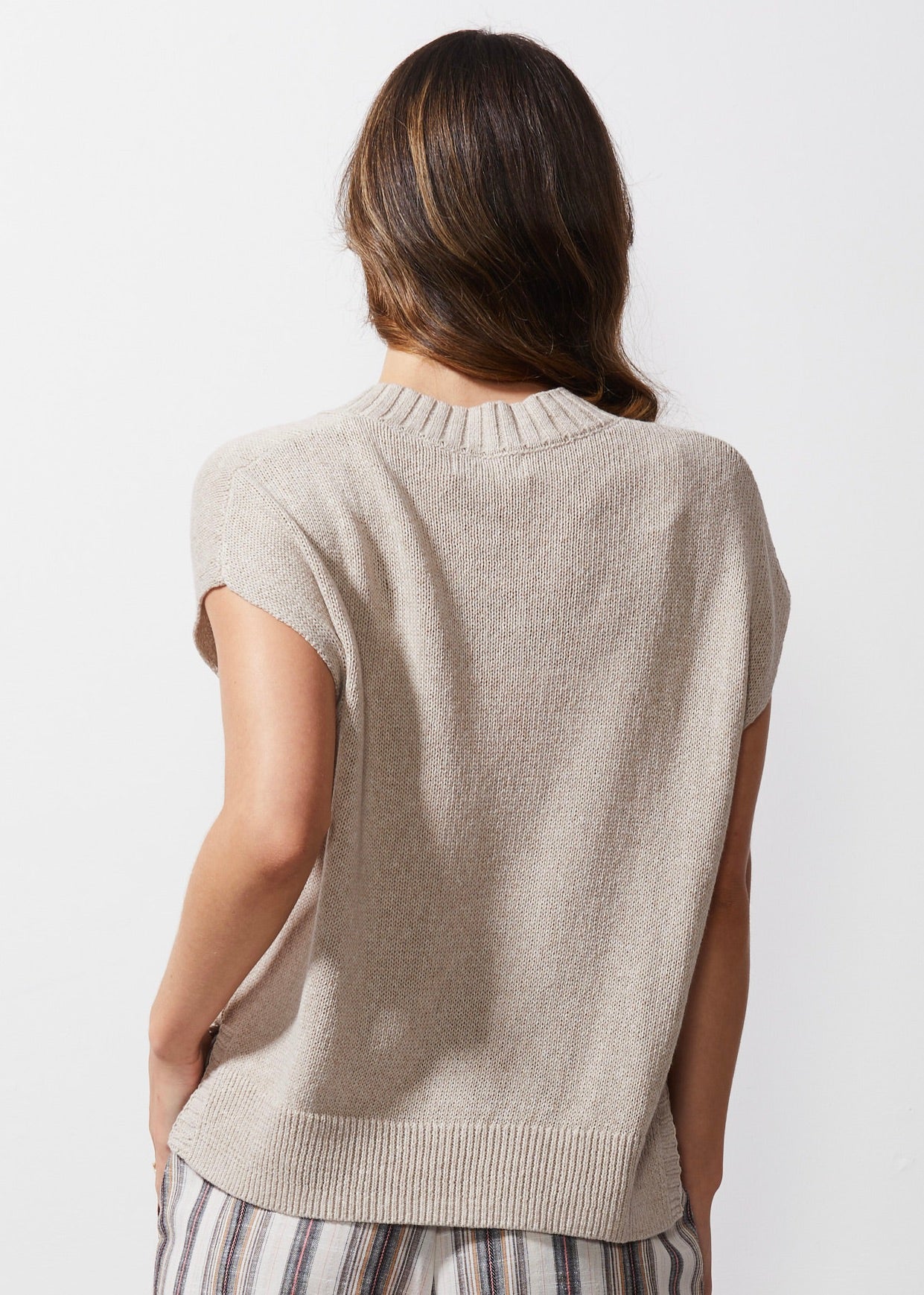 LD & CO CHUNKY LINEN VEST - FLAX - THE VOGUE STORE