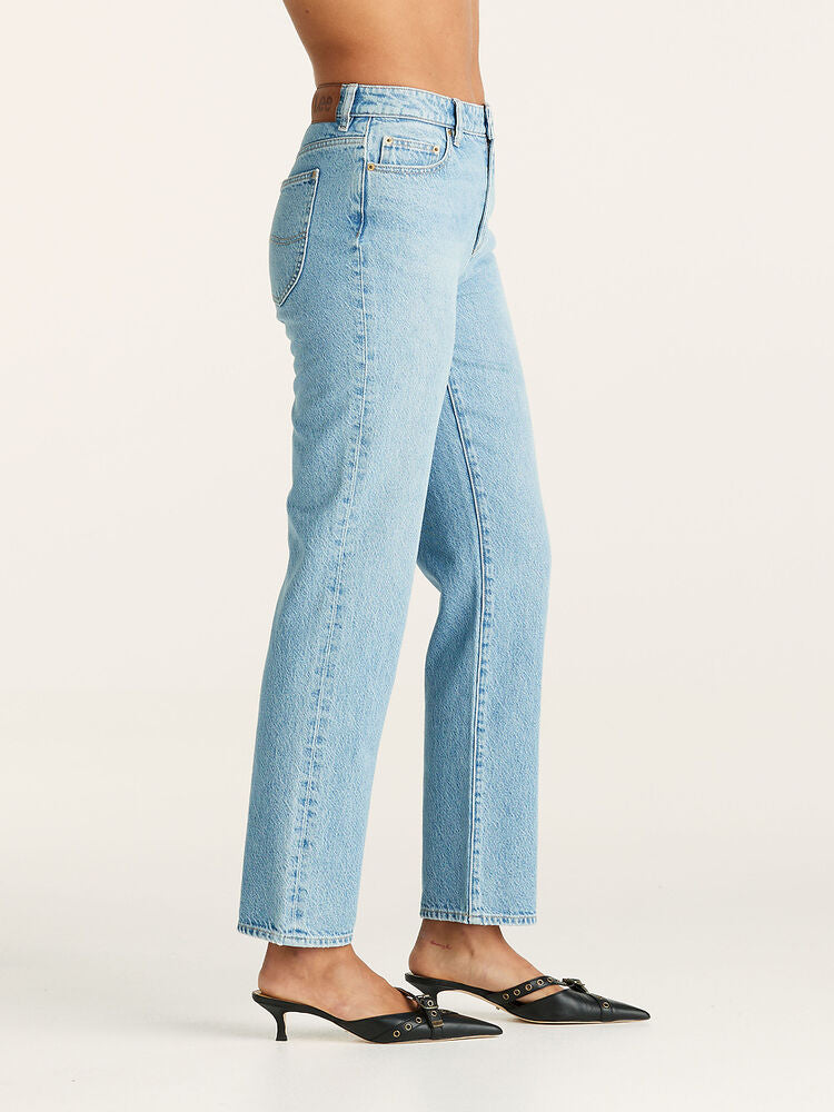 LEE MID SLIM STRAIGHT JEAN - LAFAYETTE BLUE - THE VOGUE STORE