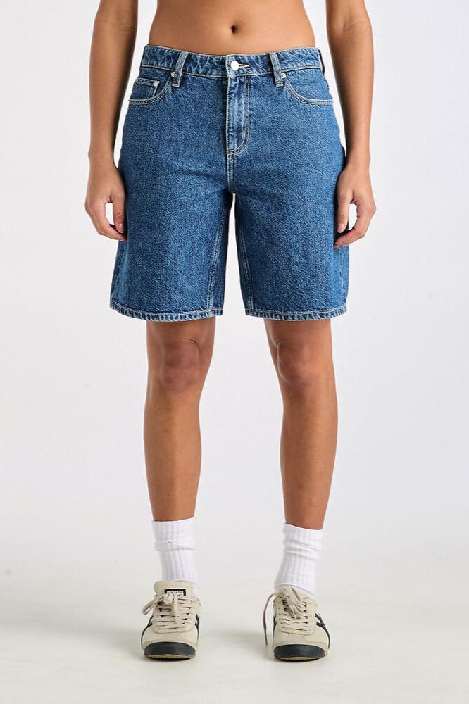 LEE MID BAGGY SHORT - BORN BLUE - THE VOGUE STORE