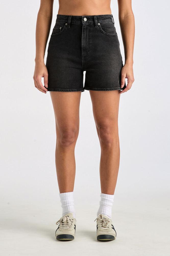 LEE HIGH MOM SHORT - BLACK MIST - THE VOGUE STORE