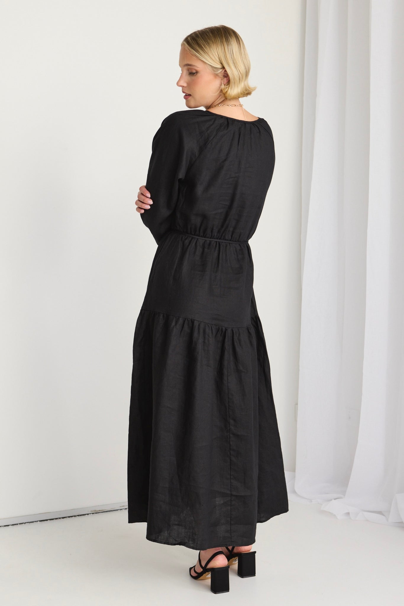 RE:UNION OASIS BLACK LINEN LS RAGLAN MAXI DRESS - BLACK - THE VOGUE STORE