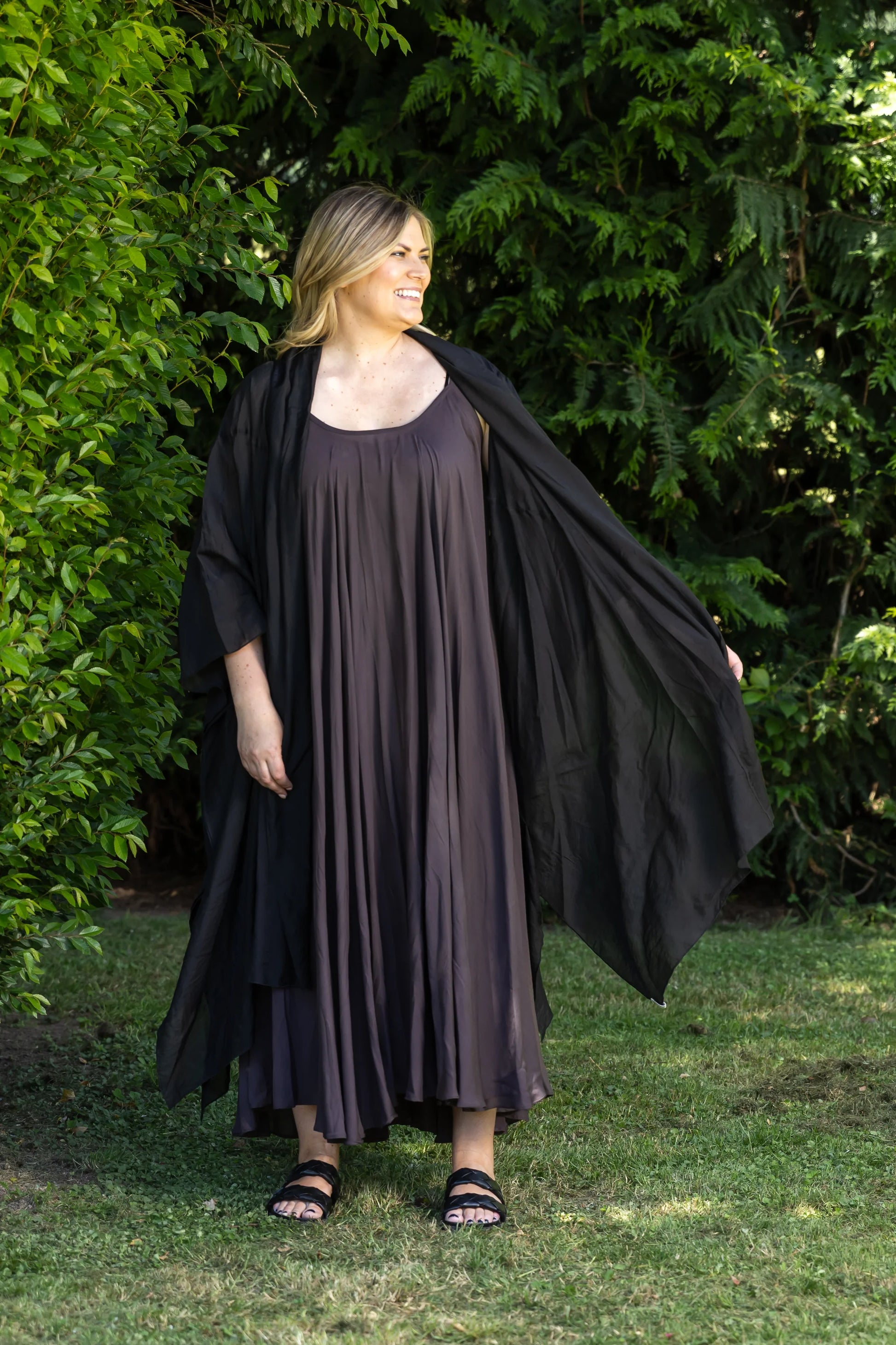 DEEANNE HOBBS SIENA KIMONO - BLACK - THE VOGUE STORE