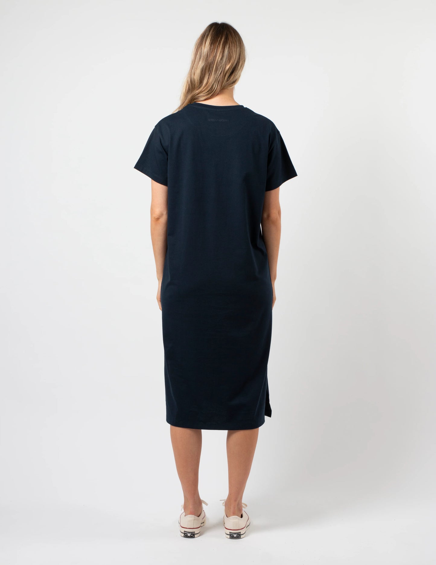 STELLA + GEMMA MAXIE T-SHIRT DRESS - NAVY ROSE FLORAL - THE VOGUE STORE