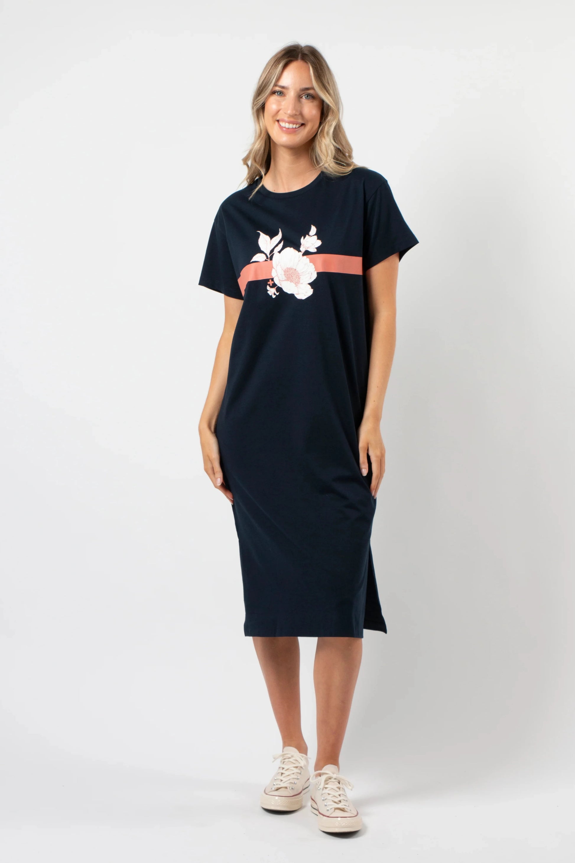 STELLA + GEMMA MAXIE T-SHIRT DRESS - NAVY ROSE FLORAL - THE VOGUE STORE