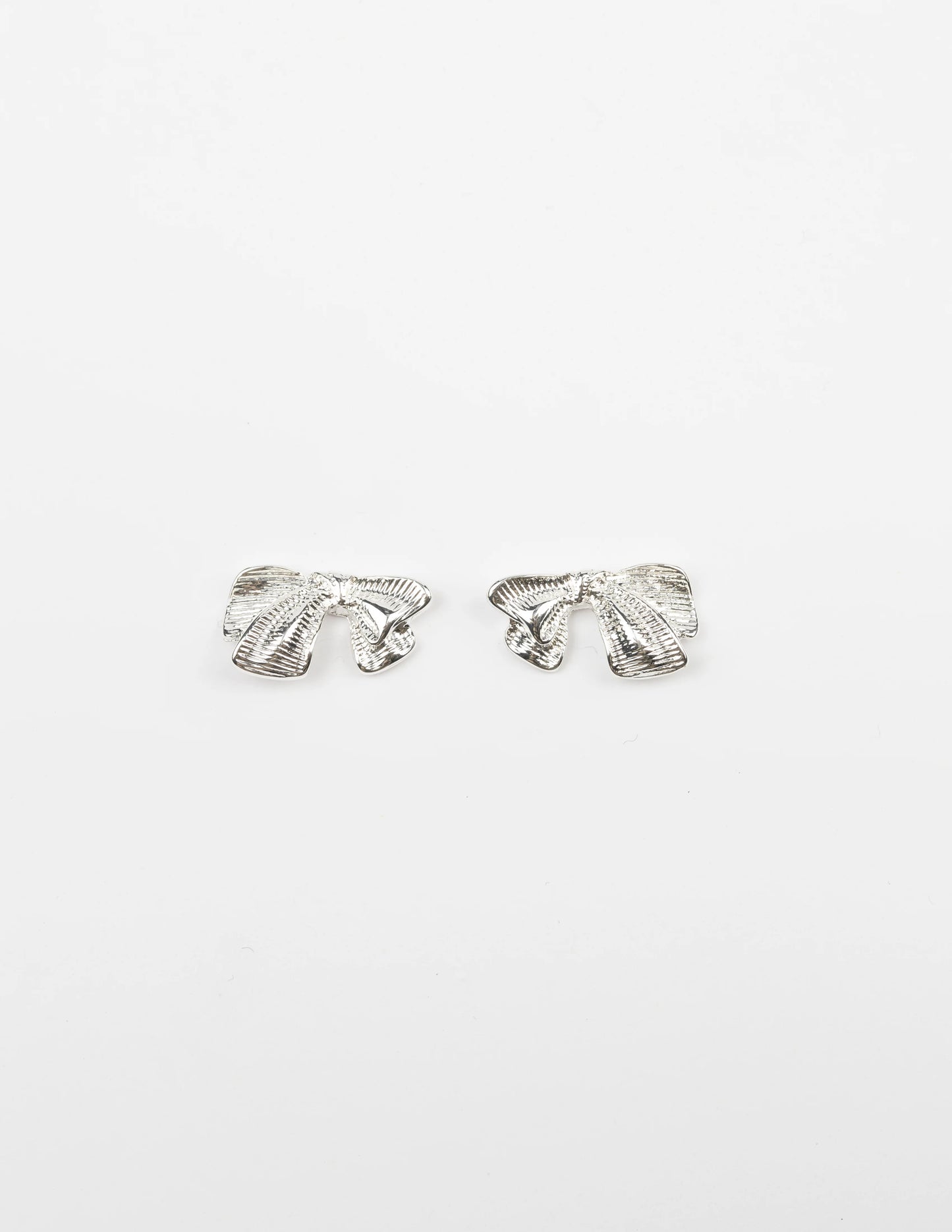 STELLA + GEMMA EARRING - SILVER BOWTIFUL - THE VOGUE STORE