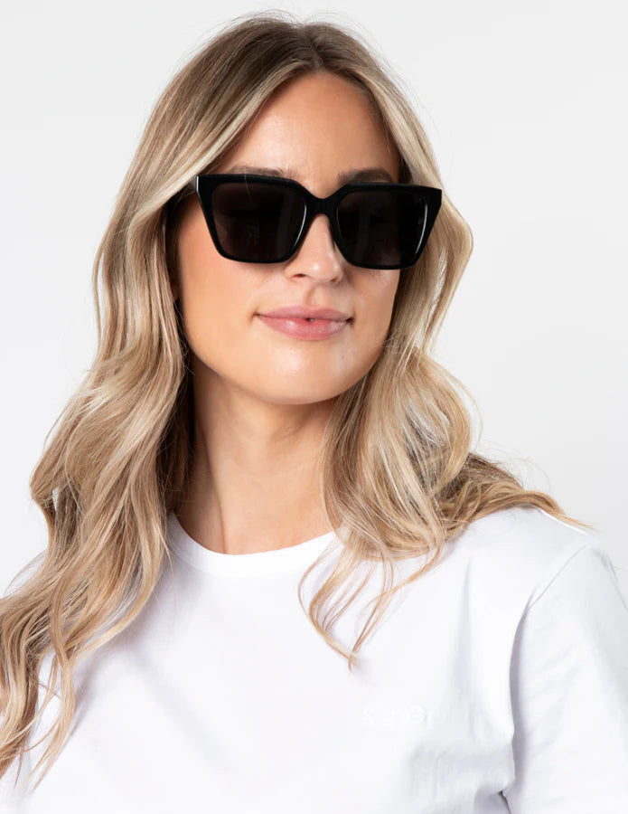 STELLA + GEMMA SUNGLASSES - WILLOW BLACK - THE VOGUE STORE