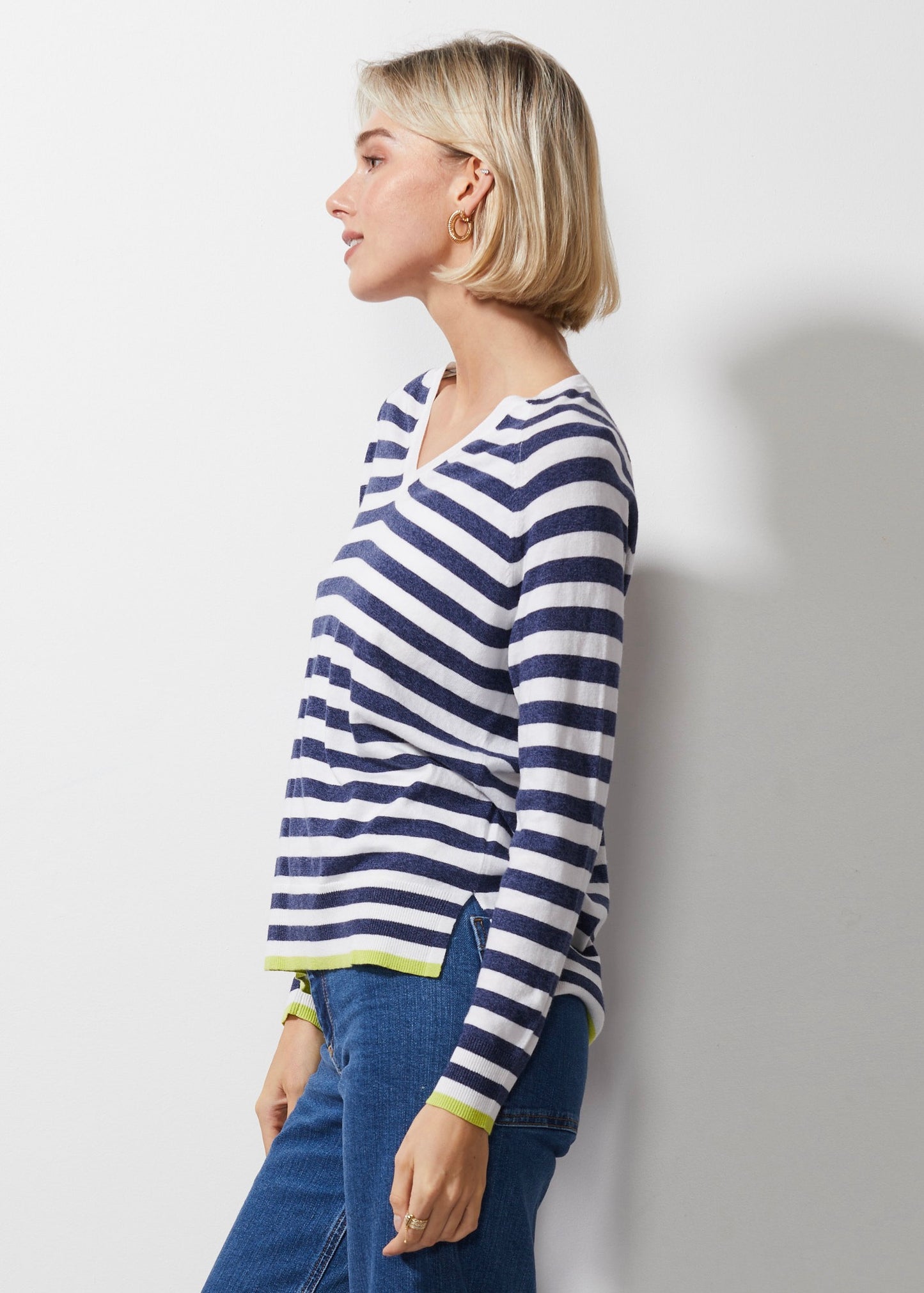 Z&P ESSENTIAL STRIPE V  - WHITE - THE VOGUE STORE