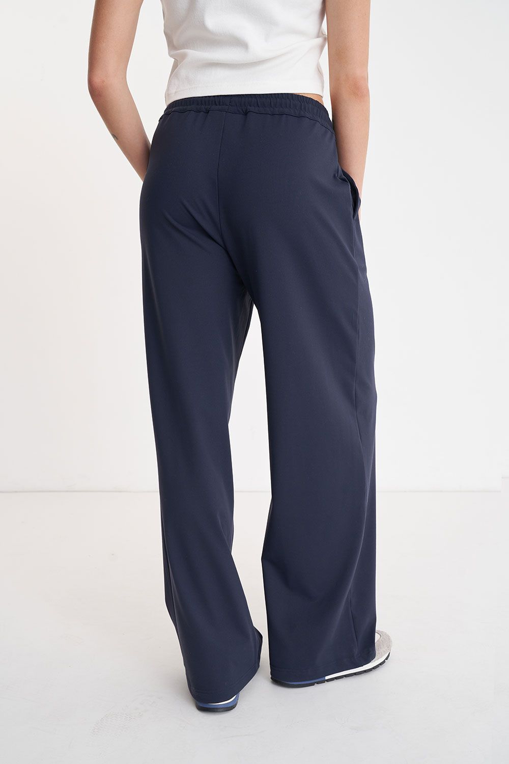 HUFFER WMNS STRAIGHT LEG TRACKPANT - MIDNIGHT - THE VOGUE STORE