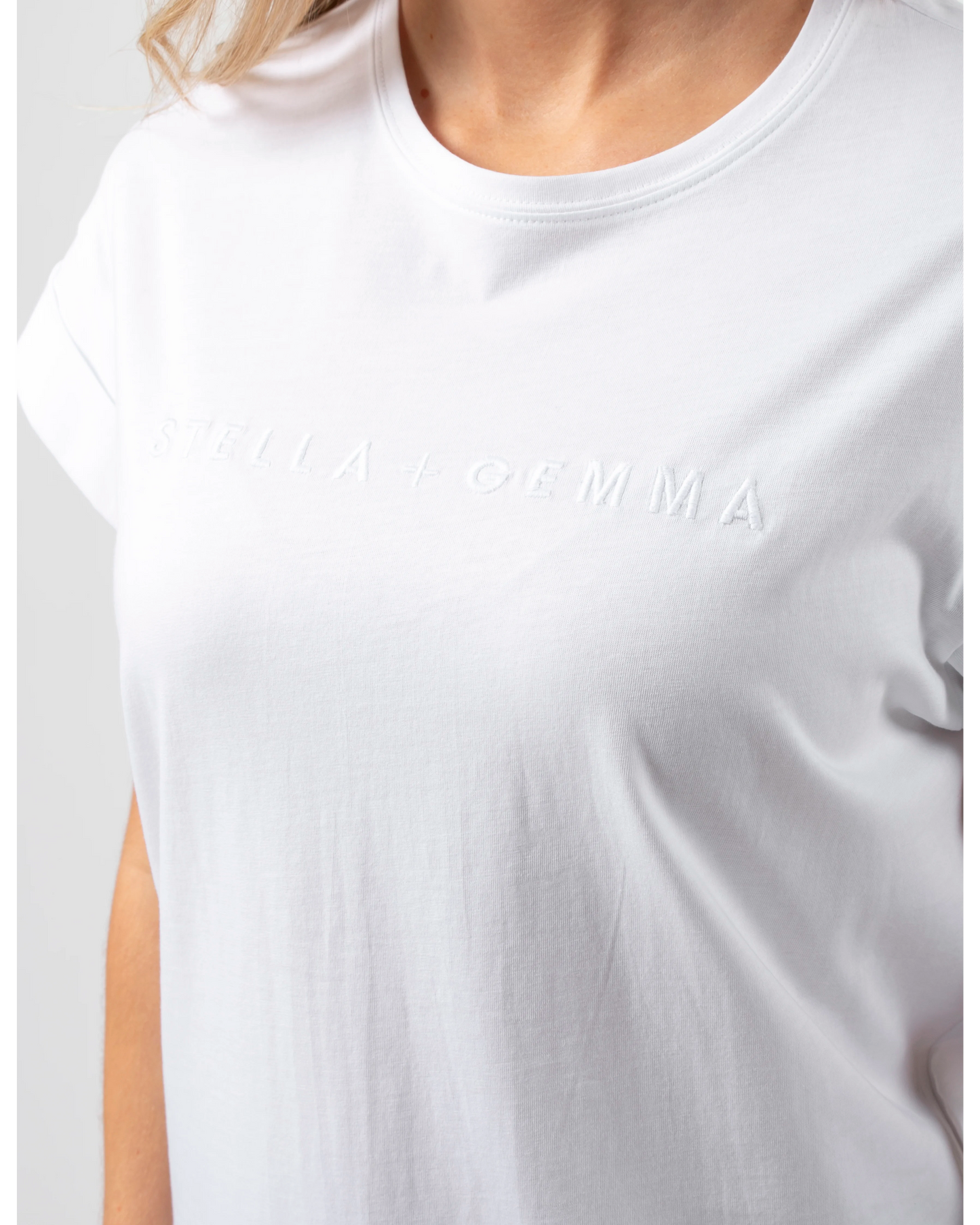 STELLA + GEMMA CUFF SLEEVE T-SHIRT - WHITE - THE VOGUE STORE