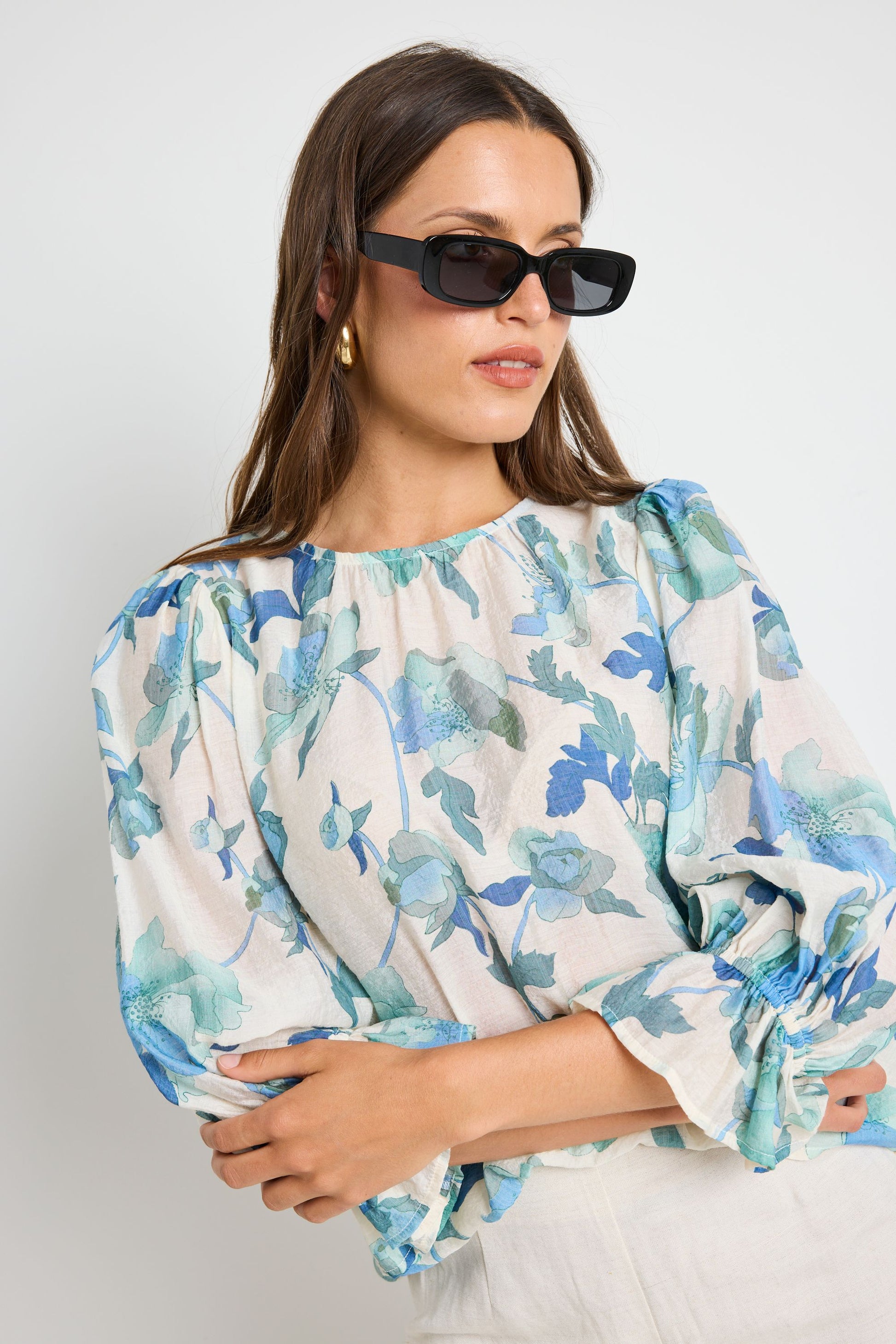 IVY + JACK CANDID BLUE CREAM FLORAL FRILL SLEEVE NECK SS TOP - THE VOGUE STORE