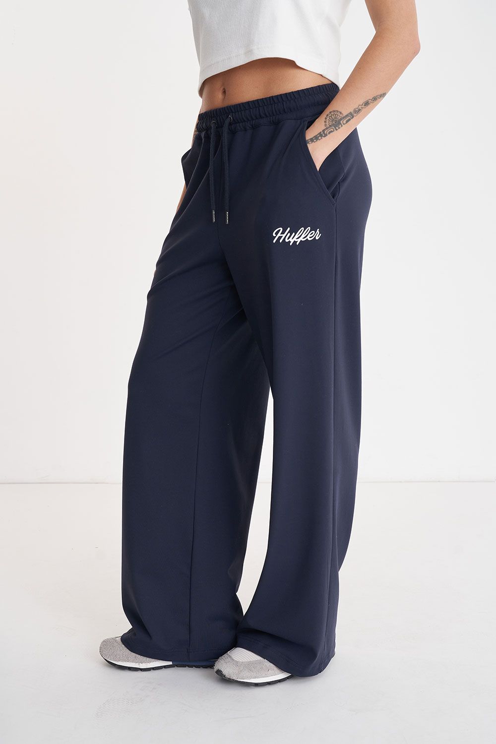 HUFFER WMNS STRAIGHT LEG TRACKPANT - MIDNIGHT - THE VOGUE STORE