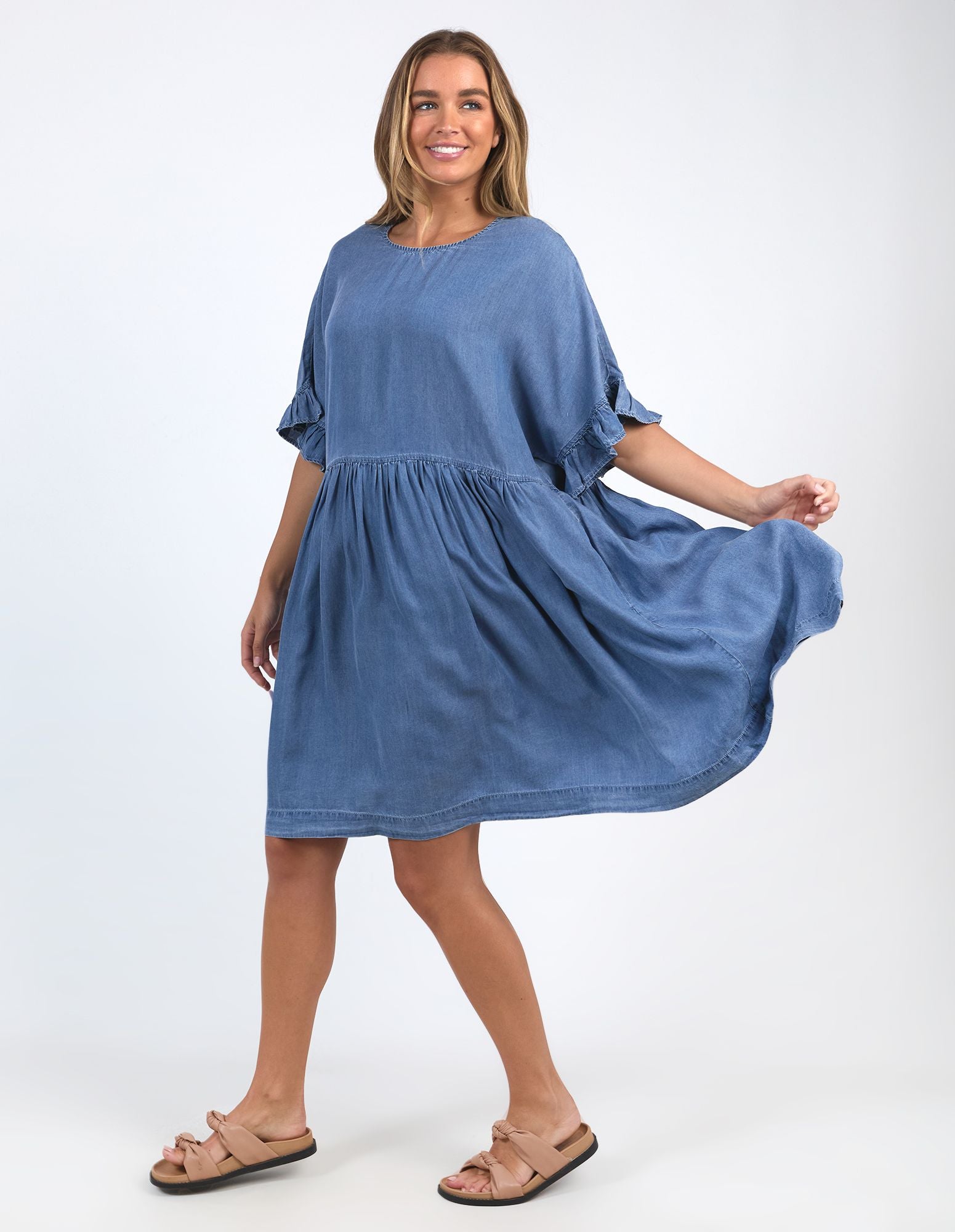 ELM CHARLIE CHAMBRAY DRESS - BLUE WASH - THE VOGUE STORE